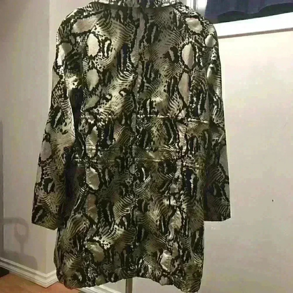 ELLEN TRACY Oversized Leopard Print Coat - Picture 10 of 11